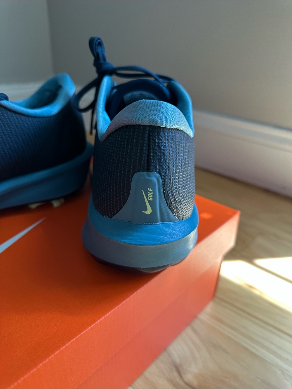 Nike Navy Golf Shoes with Neon Green Swoosh - Picture 3 of 3